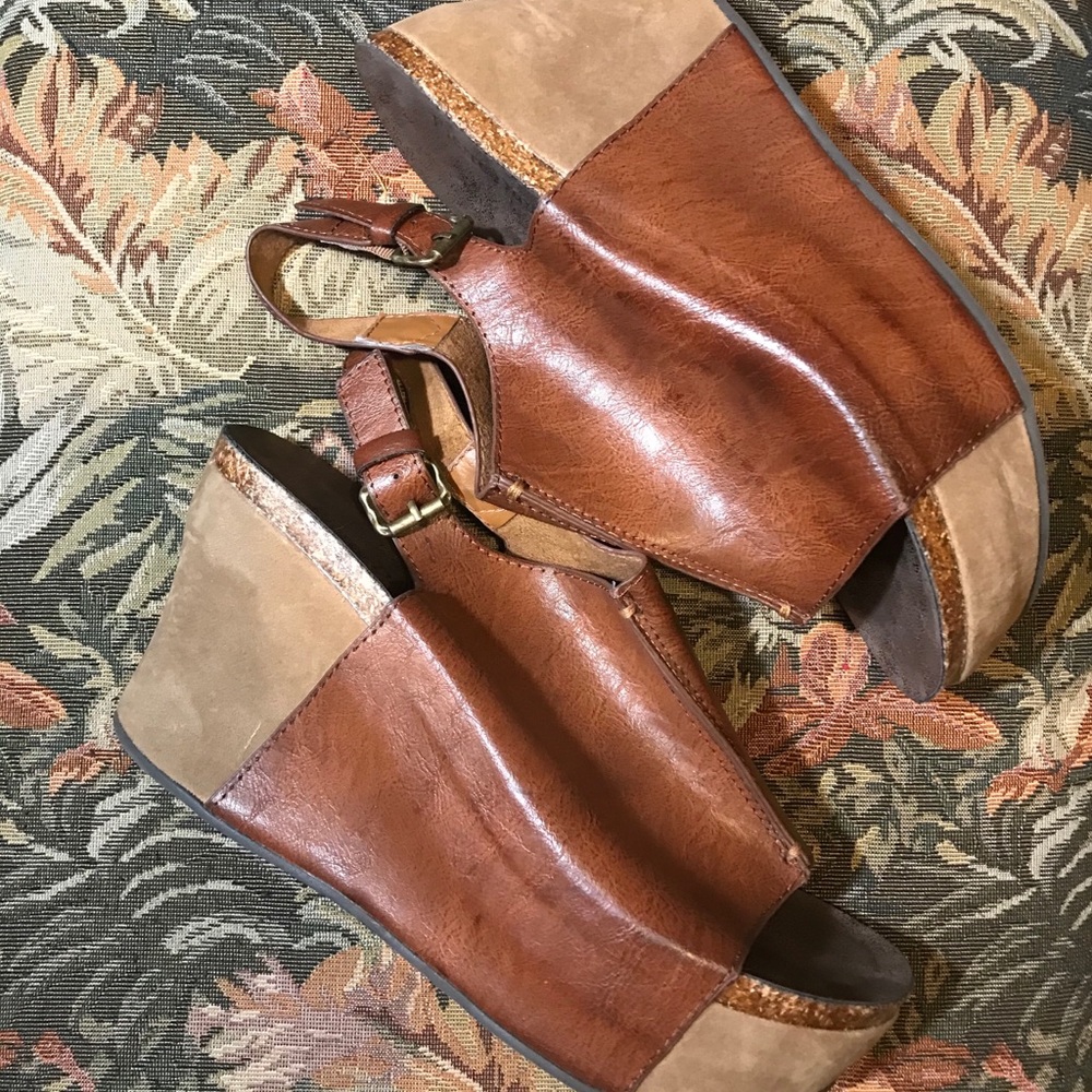 Pierre Dumas- Hester wedge- size 9